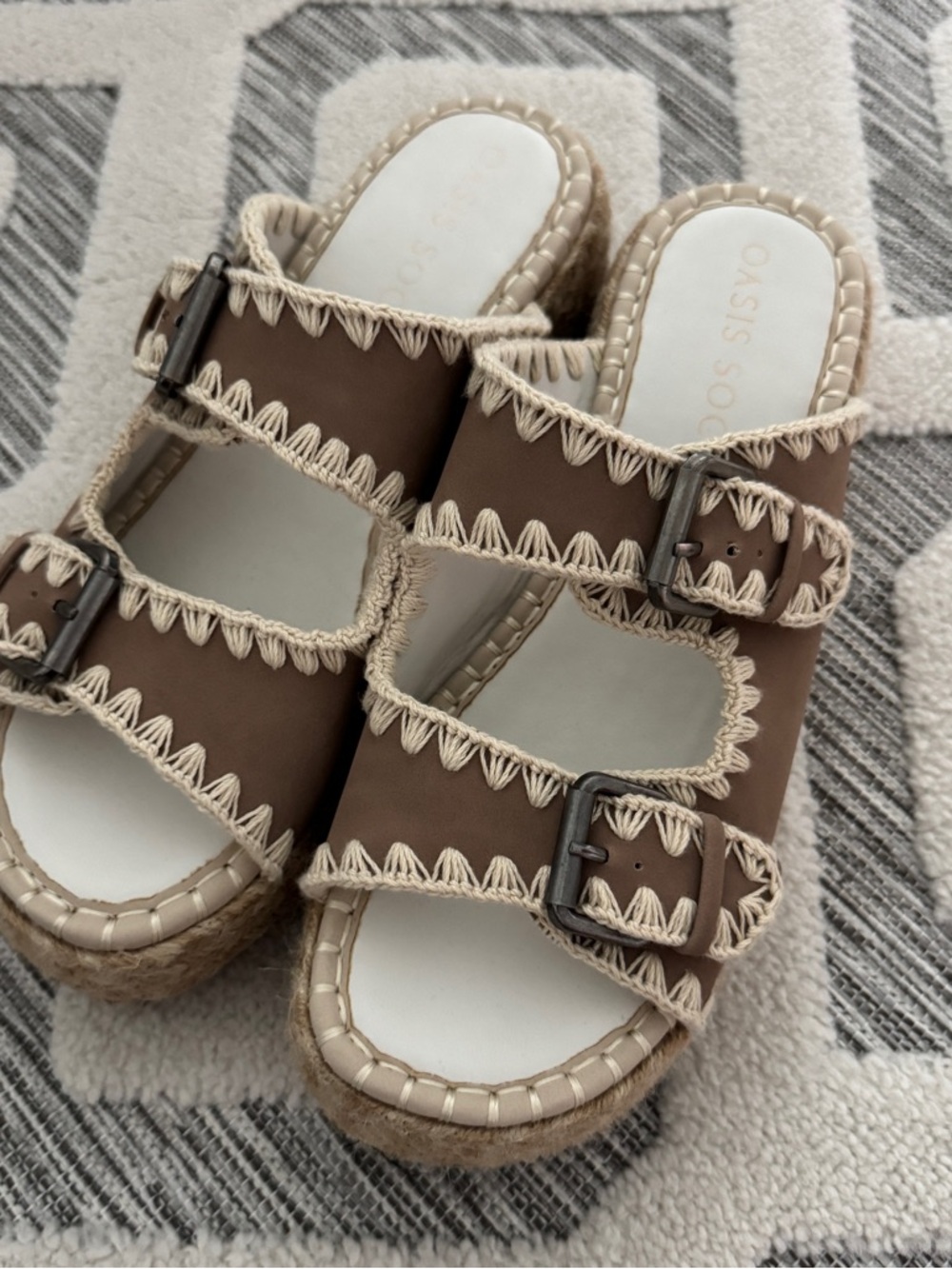 Platform double buckle sandals